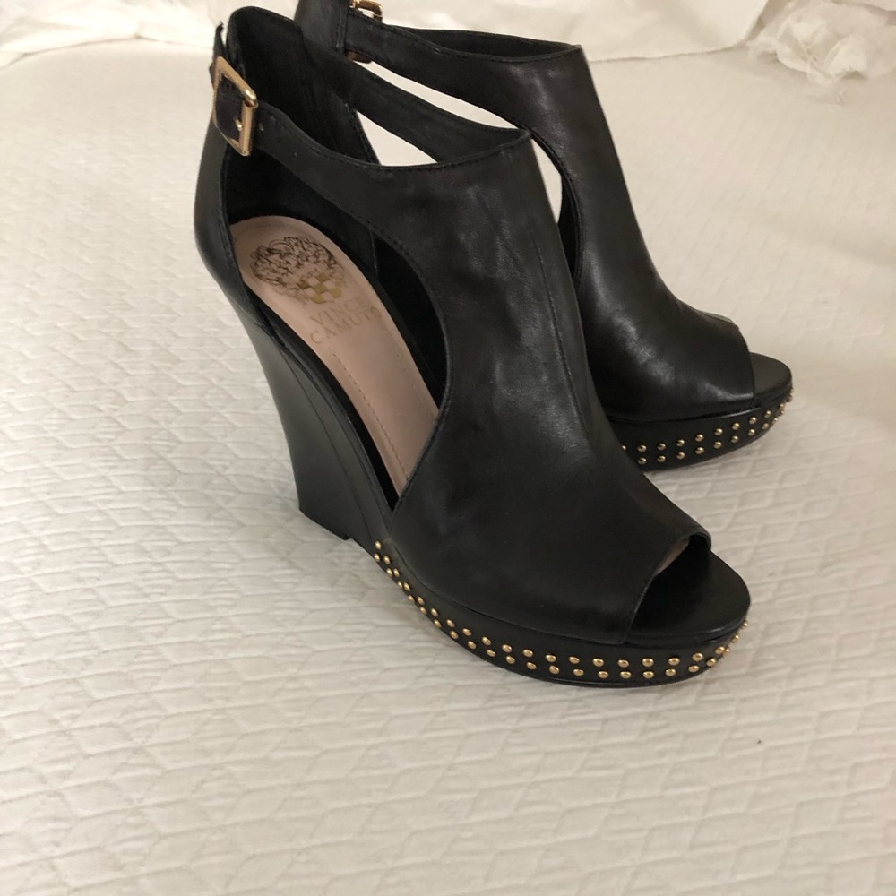 Sexy Vince Camuto Black wedge